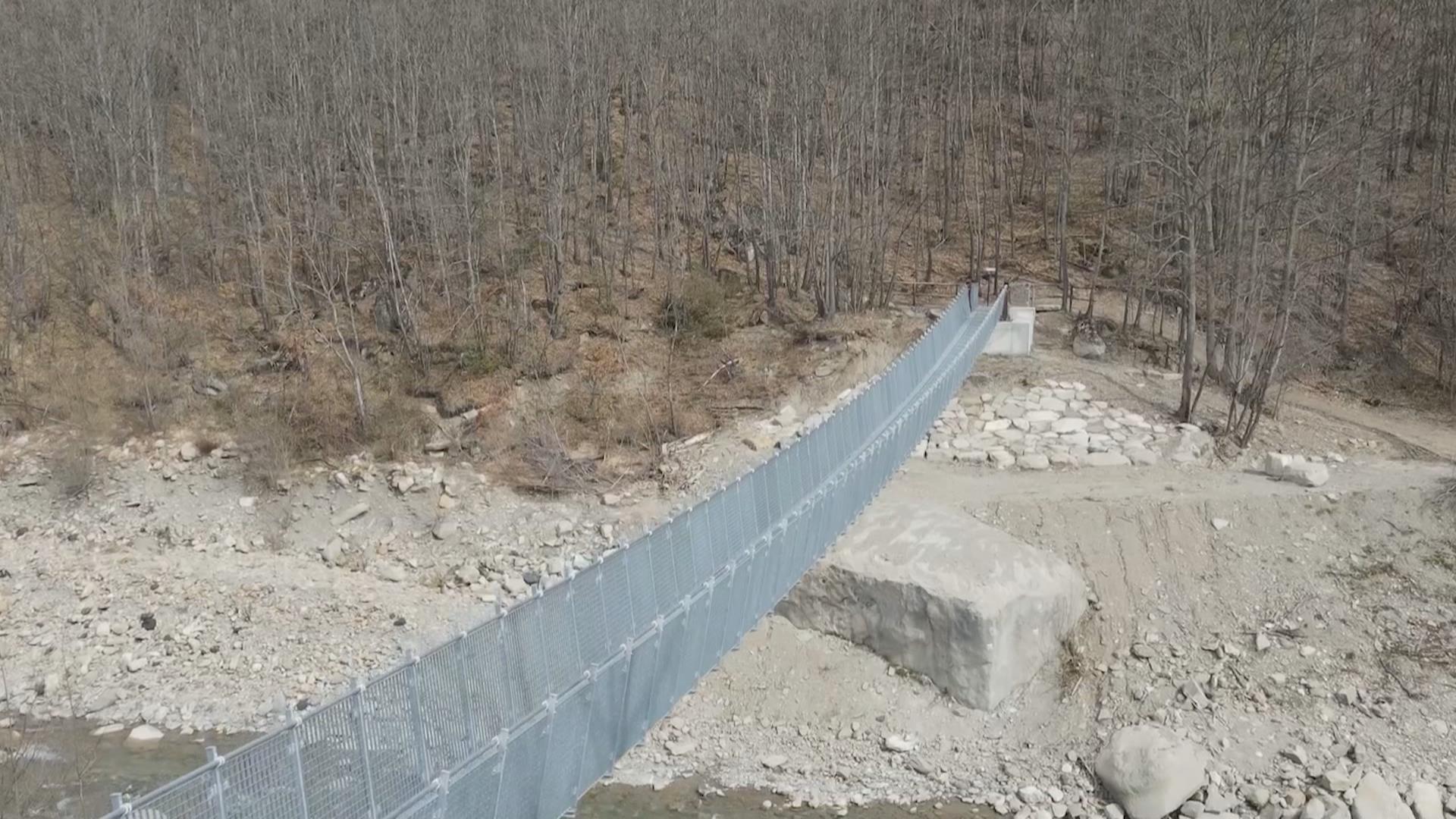 Inaugurato Il Ponte Tibetano Che Collega Terenzo Con Berceto Tv Parma